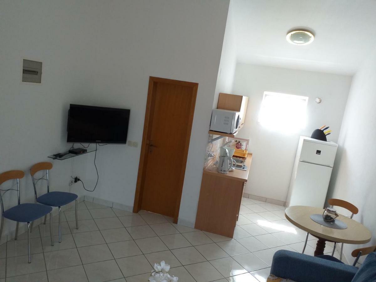 Apartments Vila Ana Vir Zewnętrze zdjęcie