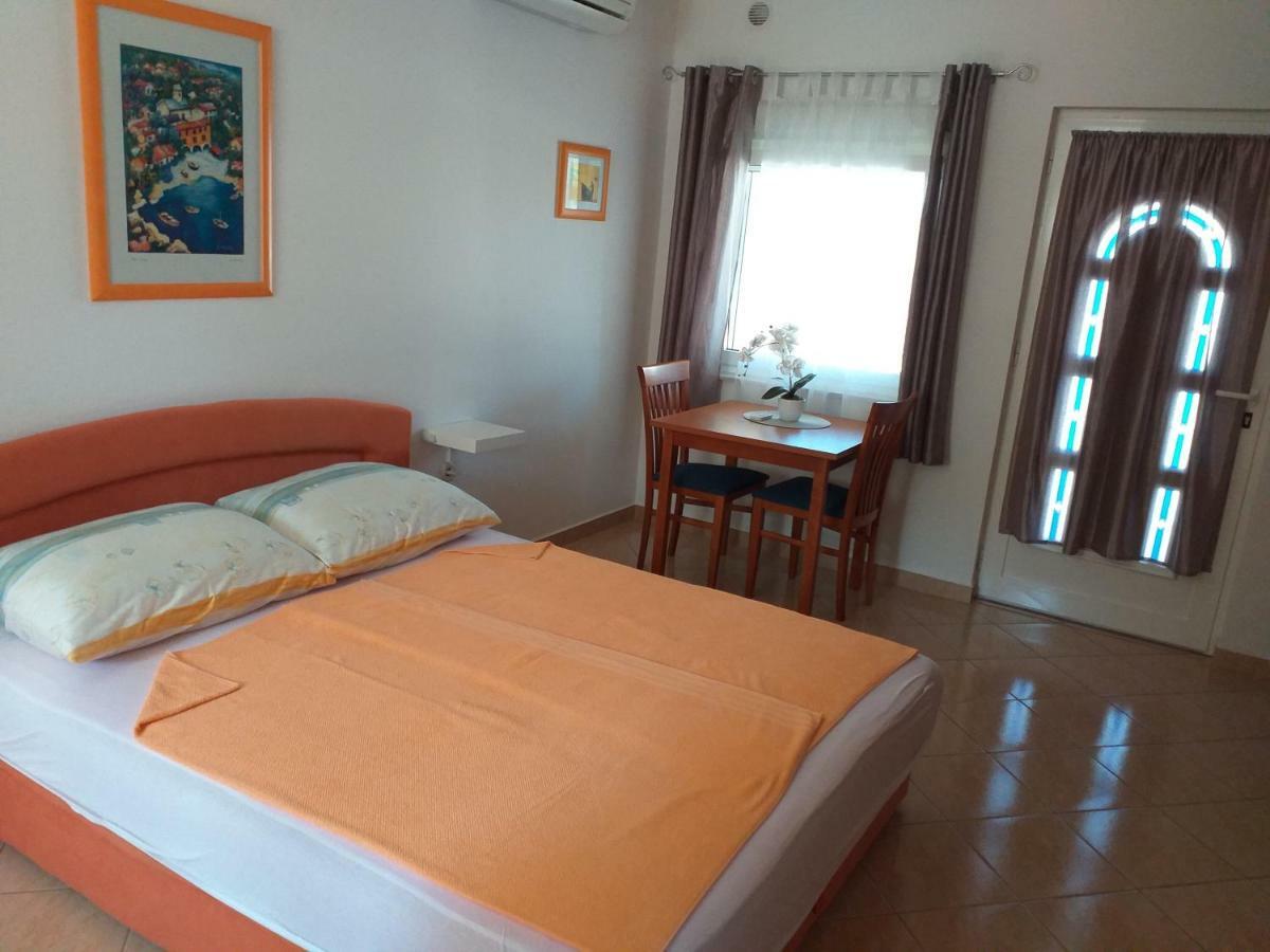 Apartments Vila Ana Vir Zewnętrze zdjęcie