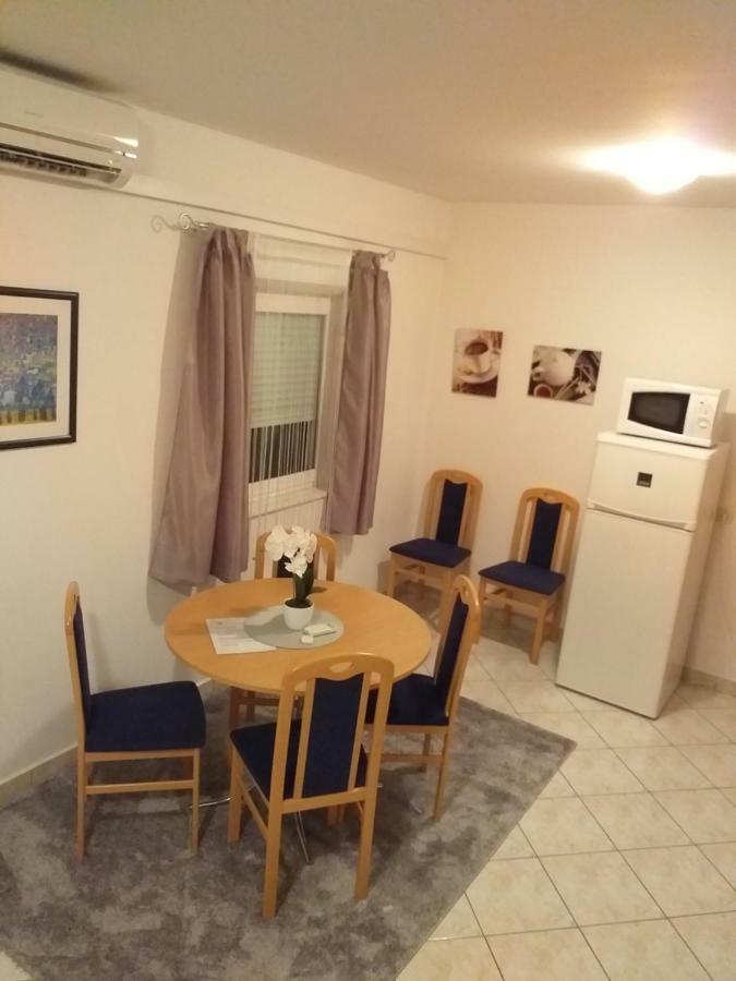 Apartments Vila Ana Vir Zewnętrze zdjęcie