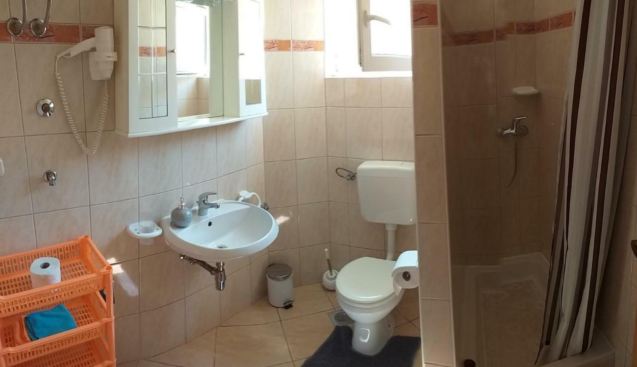Apartments Vila Ana Vir Zewnętrze zdjęcie